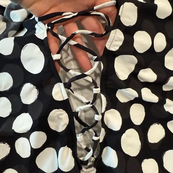 LA BLANCA one-piece swimming suit. Black and white polka dot. - Picture 3 of 13